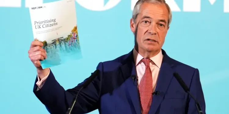 UKയിൽ സ്ഥിരതാമസത്തിനുള്ള വഴി അടയുന്നു? ഐഎൽആർ നിർത്തലാക്കും? മലയാളികൾ ഉൾപ്പെടെയുള്ള ഇന്ത്യക്കാരുടെ നെഞ്ചിടിപ്പു കൂട്ടി റിഫോം UK 1 Nigel Farage