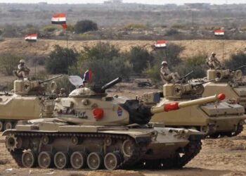 Egypt deploys troops at border