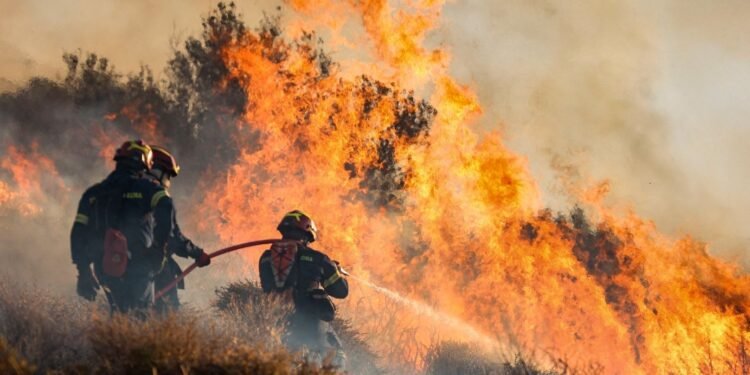 വടക്കൻ കാനഡയിൽ കാട്ടുതീ രൂക്ഷം; ഫോർട്ട് പ്രൊവിഡൻസ് ഒഴിപ്പിക്കാൻ ഉത്തരവ്