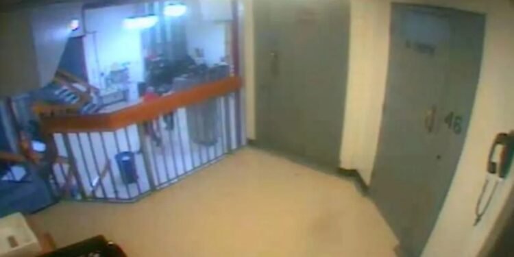 വെറും 33,000 പേജുകൾ! എപ്‌സ്റ്റീൻ രേഖകൾ പുറത്തുവിട്ട് യുഎസ് സമിതി; പുതിയ വിവരങ്ങൾ ഇല്ലെന്ന് ആക്ഷേപം