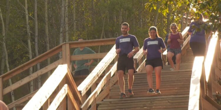 ഒരു കോടിയിലേറെ പടികൾ താണ്ടി എഡ്മന്റൺ; കുട്ടികളുടെ ഭാവിക്കായി വ്യത്യസ്തമായൊരു ചലഞ്ച്