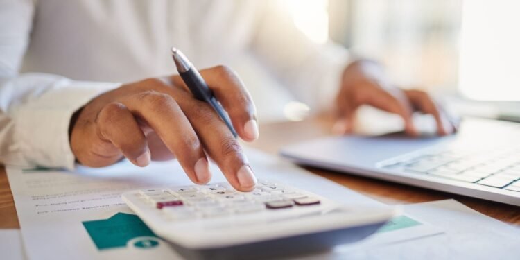 സമ്പാദ്യം കൂടിയിട്ടും പിരിമുറുക്കം മാറുന്നില്ല; കനേഡിയൻ തൊഴിലാളികൾ സാമ്പത്തിക ആശങ്കയിൽ