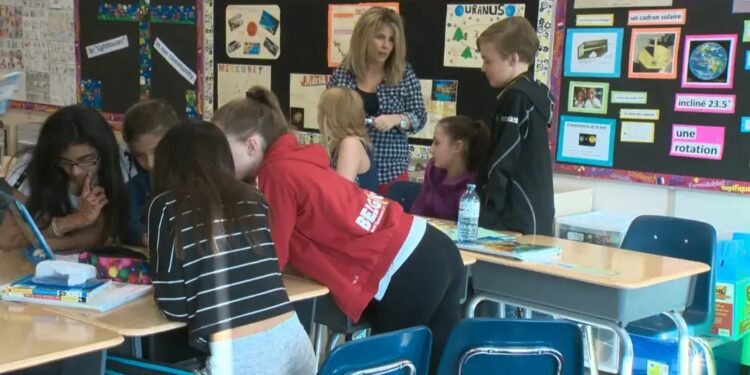 വിദ്യാർത്ഥികളുടെ പഠനം പ്രതിസന്ധിയിൽ; അനിശ്ചിതകാല പണിമുടക്ക് പ്രഖ്യാപിച്ച് ആൽബെർട്ടയിലെ അധ്യാപകർ