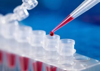 കാൻസറിനെ കീഴ്പ്പെടുത്താൻ ഒരു തുള്ളി രക്തം; രോഗനിർണയത്തിൽ വിപ്ലവം സൃഷ്ടിച്ച് ലിക്വിഡ് ബയോപ്‌സി’!