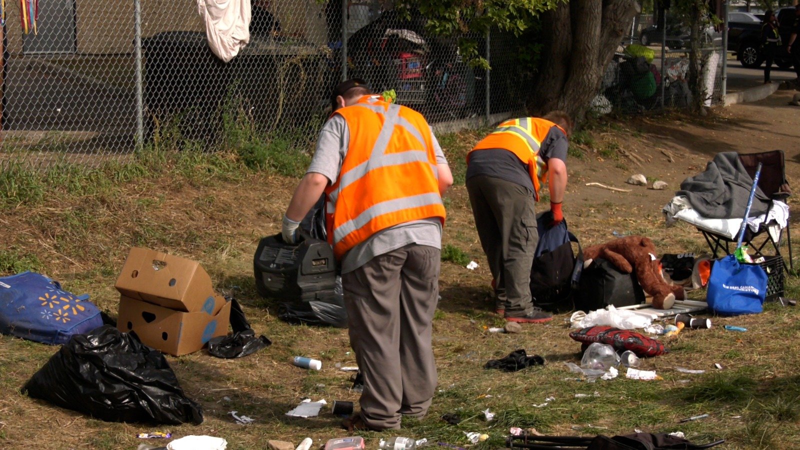 ദുരൂഹത നീങ്ങുന്നില്ല; സാസ്കറ്റൂണിൽ രണ്ട് വാഹനങ്ങൾ കൂടി കത്തി നശിച്ചു!