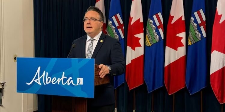 ആൽബർട്ടയിൽ ഡ്രൈവിംഗ് ലൈസൻസിനും തിരിച്ചറിയൽ കാർഡുകൾക്കും പുതിയ മാറ്റങ്ങൾ!