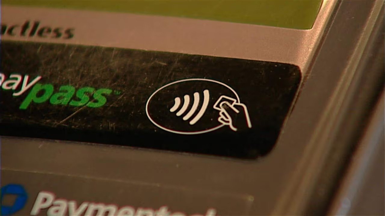 ഷോപ്പിംഗ് ശ്രദ്ധിച്ച്‌ ചെയ്യുക: ‘പിൻ ചെക്കിങ്’ തട്ടിപ്പുമായി മോഷ്ടാക്കൾ; പോലീസ് മുന്നറിയിപ്പ്