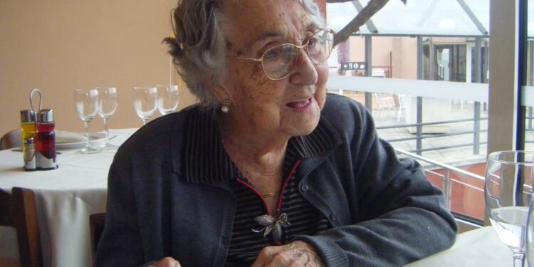 മരണം വഴിമാറി നടന്ന ആ ശരീരം: 117 വയസ്സുവരെ ജീവിക്കാൻ മരിയയെ സഹായിച്ചത് ഏത് 'സൂപ്പർ ജീൻ'? 1 മരണം വഴിമാറി നടന്ന ആ ശരീരം: 117 വയസ്സുവരെ ജീവിക്കാൻ മരിയയെ സഹായിച്ചത് ഏത് ‘സൂപ്പർ ജീൻ’?