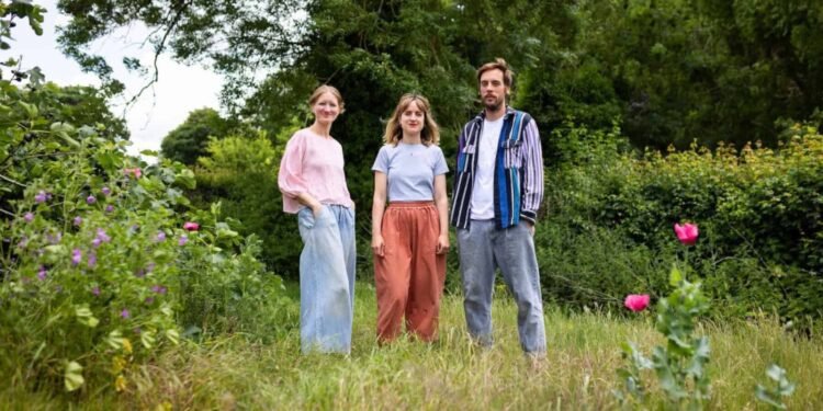 സ്മാർട്ട്‌ഫോൺ ഫ്രീ ചൈൽഡ്ഹുഡ്’: കുട്ടികൾക്ക് 14 വയസ്സുവരെ ഫോൺ വേണ്ട; മാതാപിതാക്കളുടെ കാമ്പെയ്ൻ ശക്തമാകുന്നു