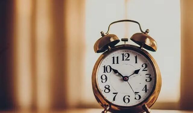 കാനഡയിൽ ക്ലോക്കുകൾ ഉടൻ പിന്നോട്ട്; ഡേലൈറ്റ് സേവിംഗ് സമയം നവംബർ 2-ന് അവസാനിക്കും