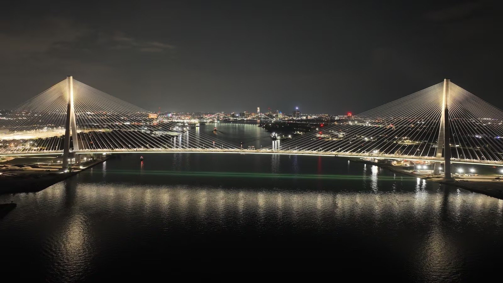 വിൻഡ്‌സറിനെയും ഡെട്രോയിറ്റിനെയും ബന്ധിപ്പിക്കുന്ന പാലം: ഡിസംബർ 20-ന് തുറക്കും