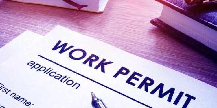 H1-B വിസ ഫീസ് വർധവ്: അമേരിക്ക വിട്ട് ആളുകൾ ജോലിതേടി കാനഡയിലേക്ക് ഒഴുകുമോ?; വർക്ക് പെർമിറ്റ് നേടാനുള്ള വഴികൾ അറിഞ്ഞിരിക്കാം 1 canada work permit