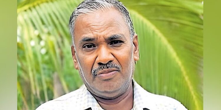 കോപ്പിയടി പിടികൂടിയതിന് പീഡന പരാതി: വ്യാജപരാതിക്ക് പിന്നിൽ സിപിഎം ഓഫീസ് 1 man