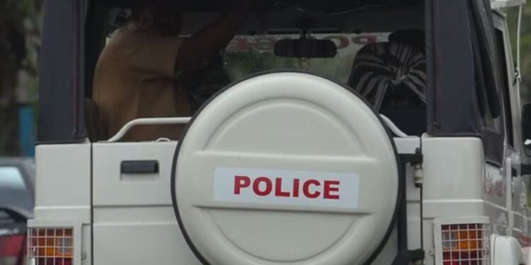 കൊല്ലത്ത് പൂക്കളമത്സരത്തെച്ചൊല്ലി തർക്കം; സൈനികർ ഉൾപ്പെടെ 27 പേർക്കെതിരെ കേസെടുത്ത് പോലീസ് 1 jeep