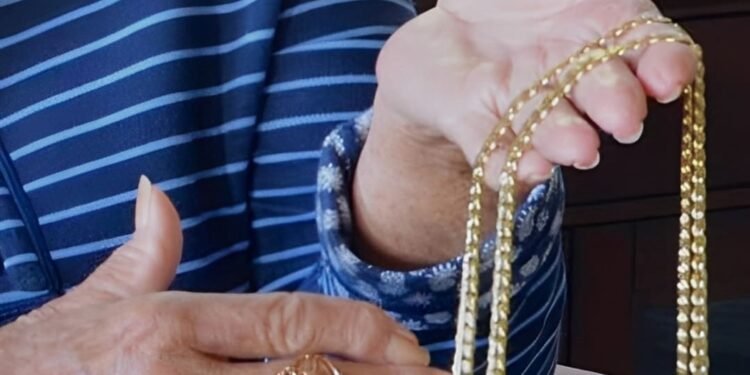 ഒന്റാരിയോയിൽ ആഭരണ മോഷണങ്ങൾ വ്യാപകം; സ്ത്രീകൾക്ക് ജാഗ്രതാ നിർദേശവുമായി പോലീസ് 1 GOLD CHAIN