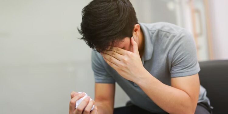 പുരുഷന്മാരുടെ ശ്രദ്ധയ്ക്ക്! വിറ്റാമിൻ ബി12 കുറവ് നിസ്സാരമല്ല! ഈ ലക്ഷണങ്ങൾ അവഗണിക്കരുത് 1 men