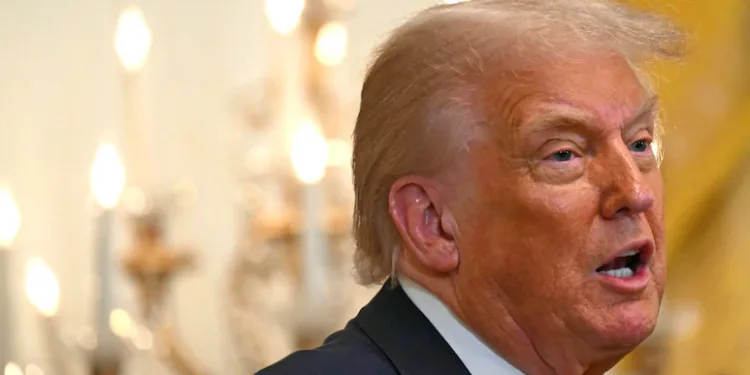 H-1B വിസ നിയന്ത്രണം; അമേരിക്കൻ കമ്പനികളുടെ കൊഴിഞ്ഞുപോക്ക്, നേട്ടം കൊയ്ത് യൂറോപ്പും, കാനഡയും! 1 Trump's abrupt decision to slap a $100,000 fee on H-1B visas has stunned many Indian workers in US