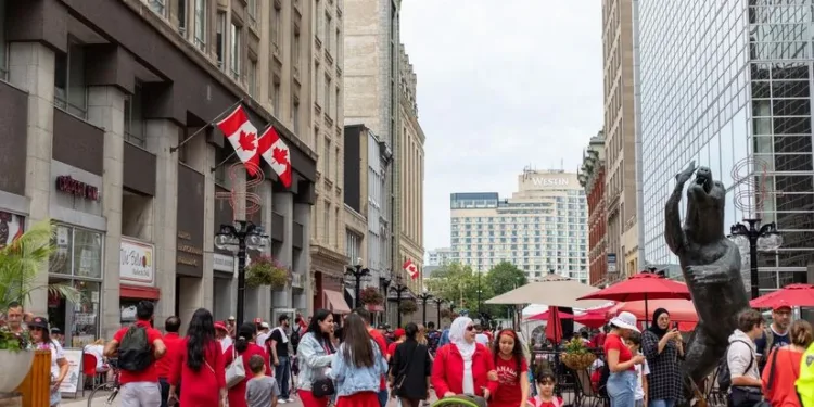 കാനഡ ഇമിഗ്രേഷൻ തട്ടിപ്പ്: പിടിക്കപ്പെട്ടാൽ 5 വർഷം വിലക്ക്; ജാഗ്രത നിർദ്ദേശവുമായി IRCC