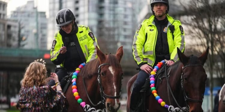 ഒരു വർഷം 39 മില്യൺ ഡോളർ!! വാൻകൂവർ പോലീസിലെ ഓവർടൈം കണക്കുകൾ ഞെട്ടിക്കുന്നു! 1 ഒരു വർഷം 39 മില്യൺ ഡോളർ!! വാൻകൂവർ പോലീസിലെ ഓവർടൈം കണക്കുകൾ ഞെട്ടിക്കുന്നു!