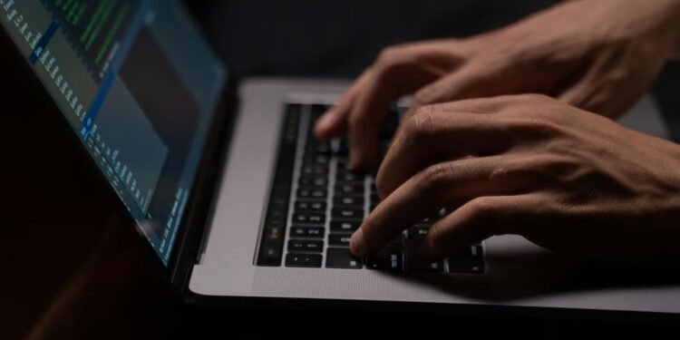 കുട്ടികളെ ലൈംഗികമായി ചൂഷണം ചെയ്യുന്നവരുടെ വൻ ശൃംഖലയെ പൊളിച്ച് ALERT; 4 ലക്ഷത്തിലധികം ദൃശ്യങ്ങൾ പിടിച്ചെടുത്തു