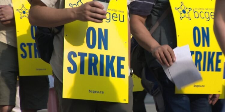 ചർച്ചകൾ വഴിമുട്ടി, ബി സിയിൽ സമരം ശക്തമാകുന്നു; 25,000 സർക്കാർ ജീവനക്കാർ തെരുവിൽ