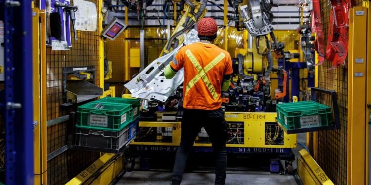 കാനഡയുടെ സാമ്പത്തിക കുതിപ്പ്: ഒരു മാസംകൊണ്ട് 60,000 തൊഴിലുകൾ; മുന്നിൽ നിർമ്മാണ മേഖല