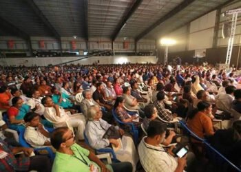 ‘ലിറ്റ്മസ് 2025’ : സ്വതന്ത്രചിന്താ സമ്മേളനത്തിനിടെ തോക്ക് കൈവശം വെച്ചയാൾ പിടിയിൽ; പുരസ്കാരം ഏറ്റുവാങ്ങി തസ്ലീമ നസ്രീൻ