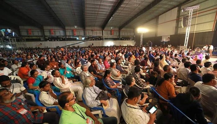 ‘ലിറ്റ്മസ് 2025’ : സ്വതന്ത്രചിന്താ സമ്മേളനത്തിനിടെ തോക്ക് കൈവശം വെച്ചയാൾ പിടിയിൽ; പുരസ്കാരം ഏറ്റുവാങ്ങി തസ്ലീമ നസ്രീൻ