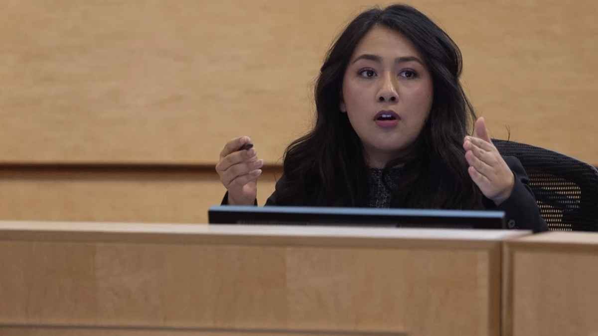 Councillor Victoria Flores