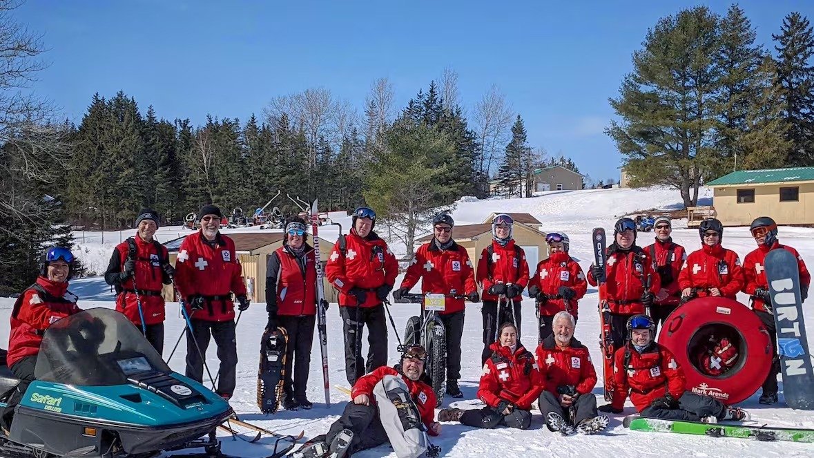 ശൈത്യകാലത്തെ രക്ഷകർ: അപകടത്തിൽപ്പെടുന്നവരെ സഹായിക്കാൻ നിങ്ങൾക്കും ചേരാം; പി.ഇ.ഐ. കനേഡിയൻ സ്കീ പട്രോളിലേക്ക് ക്ഷണം