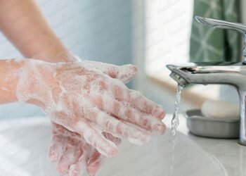 സൂക്ഷിക്കുക: ടോയ്‌ലെറ്റ് സീറ്റിനെക്കാൾ അഴുക്കുള്ള ഈ വസ്തുക്കൾ നിങ്ങളുടെ കൈകളിലുണ്ട്