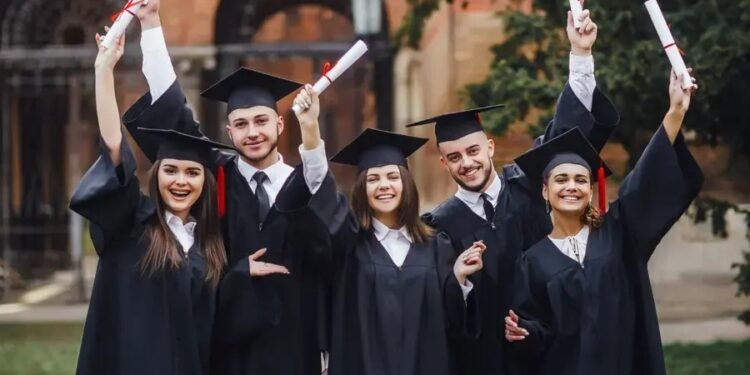 വിദേശപഠനത്തിന് കടിഞ്ഞാൺ: ഇന്ത്യൻ MBA -ക്ക് സുവർണ്ണകാലം; അപേക്ഷകരിൽ 26% റെക്കോർഡ് വർദ്ധന! 1 വിദേശപഠനത്തിന് കടിഞ്ഞാൺ: ഇന്ത്യൻ MBA -ക്ക് സുവർണ്ണകാലം; അപേക്ഷകരിൽ 26% റെക്കോർഡ് വർദ്ധന!