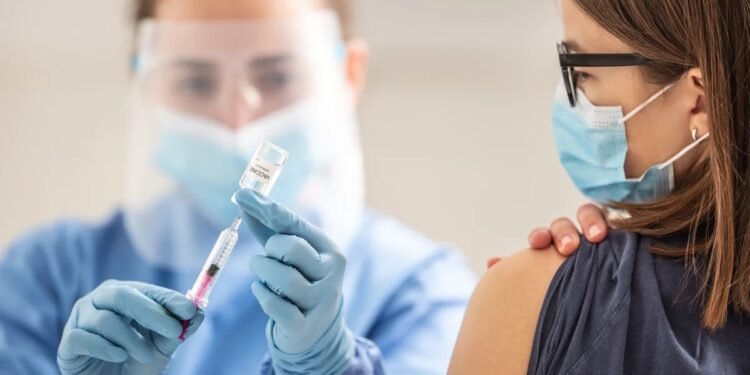 “വാക്സിൻ എടുക്കാത്തവർ അപകടത്തിൽ”: നോവ സ്കോഷ്യയിൽ ഫ്ലൂ–കോവിഡ് പ്രതിരോധത്തിൽ വീഴ്ച 1 “വാക്സിൻ എടുക്കാത്തവർ അപകടത്തിൽ”: നോവ സ്കോഷ്യയിൽ ഫ്ലൂ–കോവിഡ് പ്രതിരോധത്തിൽ വീഴ്ച