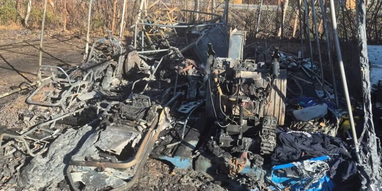 ഹാപ്പി വാലി-ഗൂസ് ബേയിൽ ഭീതി പടർത്തി ദുരൂഹ തീപിടിത്ത പരമ്പര; ഒറ്റരാത്രികൊണ്ട് നാല് തീവ്ര സംഭവങ്ങൾ, RCMP അന്വേഷണം തുടങ്ങി. 1 ഹാപ്പി വാലി-ഗൂസ് ബേയിൽ ഭീതി പടർത്തി ദുരൂഹ തീപിടിത്ത പരമ്പര; ഒറ്റരാത്രികൊണ്ട് നാല് തീവ്ര സംഭവങ്ങൾ, RCMP അന്വേഷണം തുടങ്ങി.