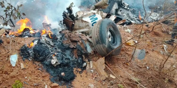 കെനിയയിൽ വിമാനം തകർന്നുവീണ് അപകടം: 12 വിദേശ വിനോദസഞ്ചാരികൾക്ക് ദാരുണാന്ത്യം