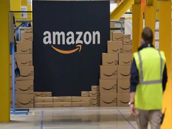 ജോലി തെറിക്കും: 30,000 പേർ പുറത്ത്! ടെക് ലോകത്തെ ഞെട്ടിച്ച് ആമസോണിന്റെ വൻ കൂട്ടപ്പിരിച്ചുവിടൽ