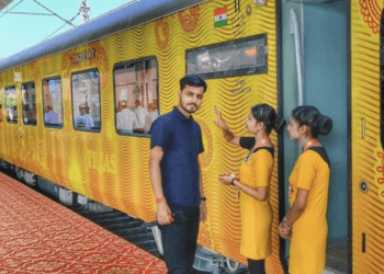 പ്രീമിയം യാത്രാനുഭവവുമായി ഇന്ത്യയുടെ ആദ്യ സ്വകാര്യ ട്രെയിൻ: ടിക്കറ്റ് നിരക്ക് എത്രയെന്ന് അറിയാം