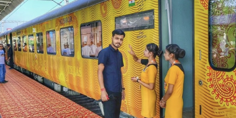 പ്രീമിയം യാത്രാനുഭവവുമായി ഇന്ത്യയുടെ ആദ്യ സ്വകാര്യ ട്രെയിൻ: ടിക്കറ്റ് നിരക്ക് എത്രയെന്ന് അറിയാം