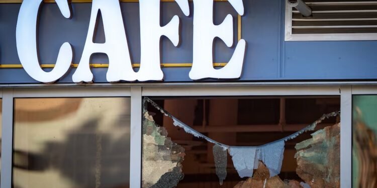 കപിൽ ശർമ്മയുടെ കഫേയിൽ മൂന്നാം തവണയും വെടിവെപ്പ്: സറേയിൽ ഭീഷണി തുടരുന്നു