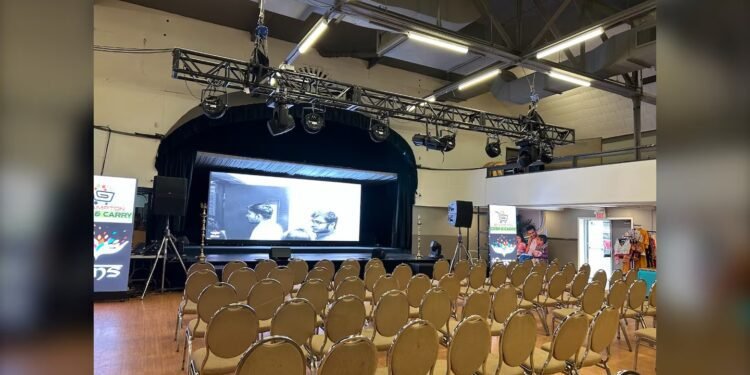 കാനഡയുടെ മണ്ണിൽ ‘ദീപാവലി’: ഇന്ത്യയുടെ ഉത്സവപ്രതീക്ഷകൾക്ക് തിളക്കമേകി ഹാലിഫാക്സ് കാർണിവൽ