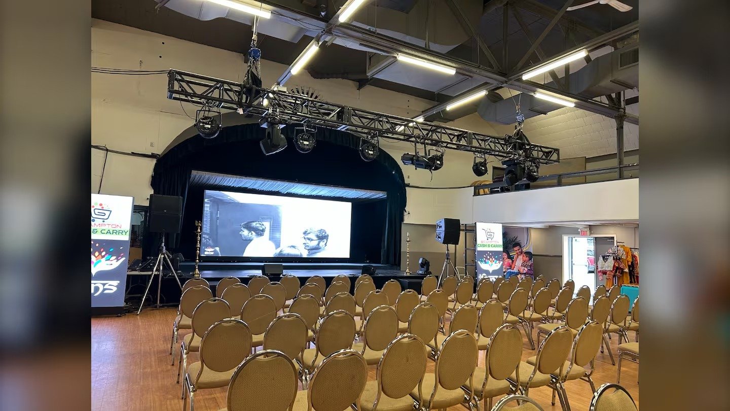 കാനഡയുടെ മണ്ണിൽ ‘ദീപാവലി’: ഇന്ത്യയുടെ ഉത്സവപ്രതീക്ഷകൾക്ക് തിളക്കമേകി ഹാലിഫാക്സ് കാർണിവൽ