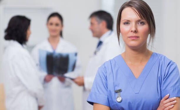 NB-യിൽ യുവ നഴ്സുമാർ കൂട്ടത്തോടെ നാടുവിടുന്നു : ആരോഗ്യ സംവിധാനം തകർച്ചയുടെ വക്കിൽ;