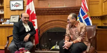 നിക്ഷേപം, വിദ്യാഭ്യാസം, സാങ്കേതികവിദ്യ: ഇന്തോനേഷ്യയുമായി സാമ്പത്തിക ബന്ധം ശക്തമാക്കാൻ ബ്രിട്ടീഷ് കൊളംബിയ 7 Canada's British Columbia Minister of Jobs and Economic Development Ravi Kahlon meets Indonesia's Ambassador to Canada Muhsin Syihab in Vancouver