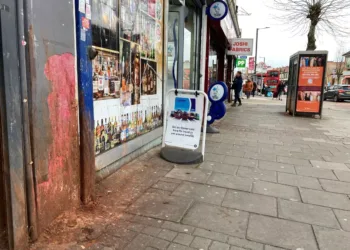 london-streets-red-threat-