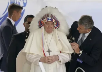 പോപ്പിന്റെ സമ്മാനം: 62 തദ്ദേശീയ കലാസൃഷ്ടികൾ കാനഡയ്ക്ക് തിരികെ നൽകി വത്തിക്കാൻ; 5 Vatican Pope