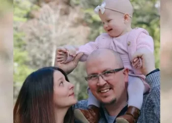 Father says visa cost is keeping his family apart