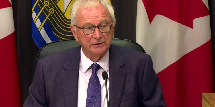 305 അഭയാർത്ഥി അപേക്ഷകൾ! ഓഗസ്റ്റ് മാസത്തിൽ മാത്രം 50; ഞെട്ടിച്ച് ന്യൂ ബ്രൺസ്വിക്ക് കണക്ക് 1 immi minister