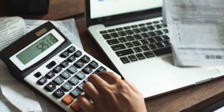 കാനഡയിലേക്ക് 'എക്സ്പ്രസ് എൻട്രി' വഴി പോകാൻ എത്ര പണം വേണം? അറിയേണ്ടതെല്ലാം 1 calculater