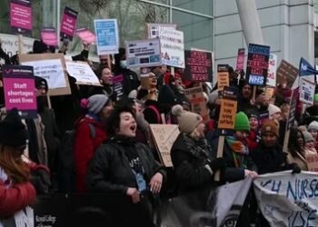 ക്യുബെക്കിലെ ഡോക്ടർമാർ തെരുവിൽ: ‘ബിൽ 2’ ആരോഗ്യസംരക്ഷണ സംവിധാനത്തിന്റെ അന്ത്യം കുറിക്കുമെന്ന് മുന്നറിയിപ്പ്