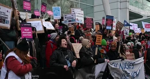 ക്യുബെക്കിലെ ഡോക്ടർമാർ തെരുവിൽ: 'ബിൽ 2' ആരോഗ്യസംരക്ഷണ സംവിധാനത്തിന്റെ അന്ത്യം കുറിക്കുമെന്ന് മുന്നറിയിപ്പ് 1 ക്യുബെക്കിലെ ഡോക്ടർമാർ തെരുവിൽ: ‘ബിൽ 2’ ആരോഗ്യസംരക്ഷണ സംവിധാനത്തിന്റെ അന്ത്യം കുറിക്കുമെന്ന് മുന്നറിയിപ്പ്